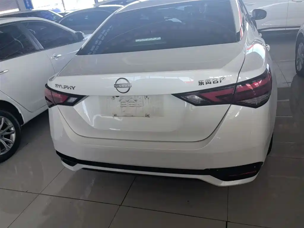 Nissan SYLPHY, миниатюра 6