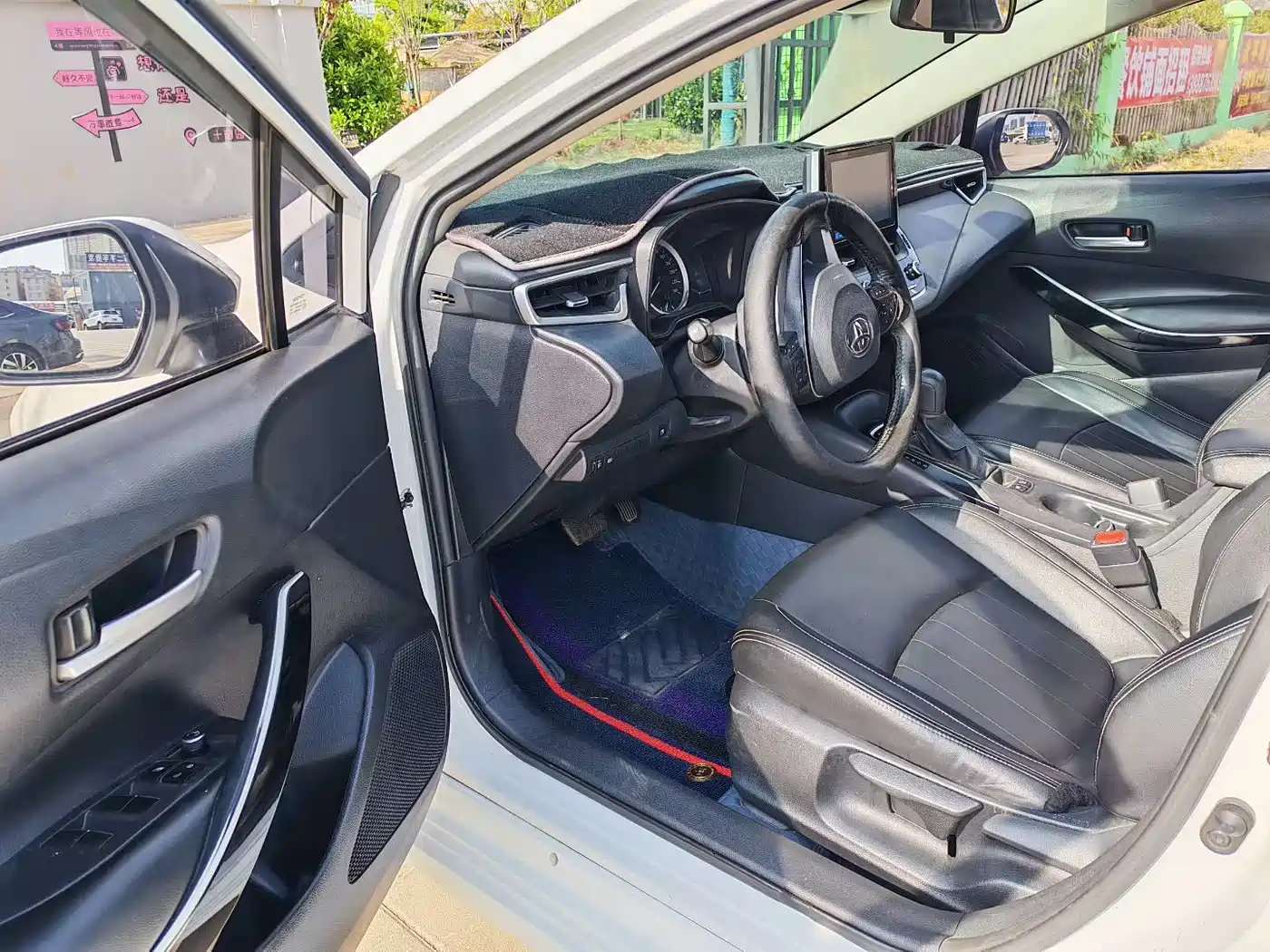 Toyota Corolla 2021 Hybrid 1.8L E-CVT Flagship Edition фото 7