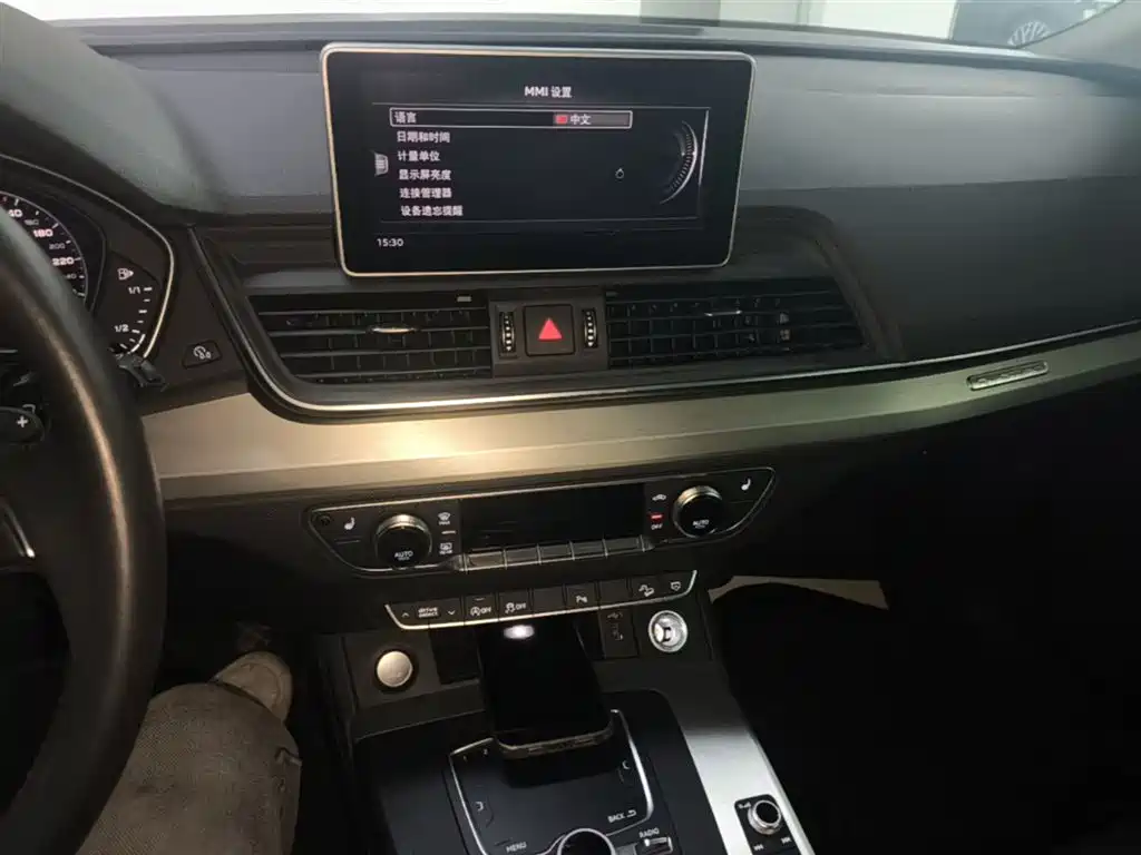 Audi Q5L 2020 Facelift 40 TFSI Honor Fashion фото 13