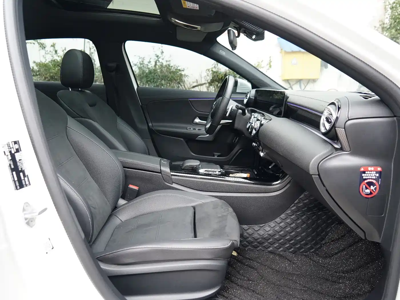 Mercedes-Benz A-Class 2023 A 200 L Fashion фото 8