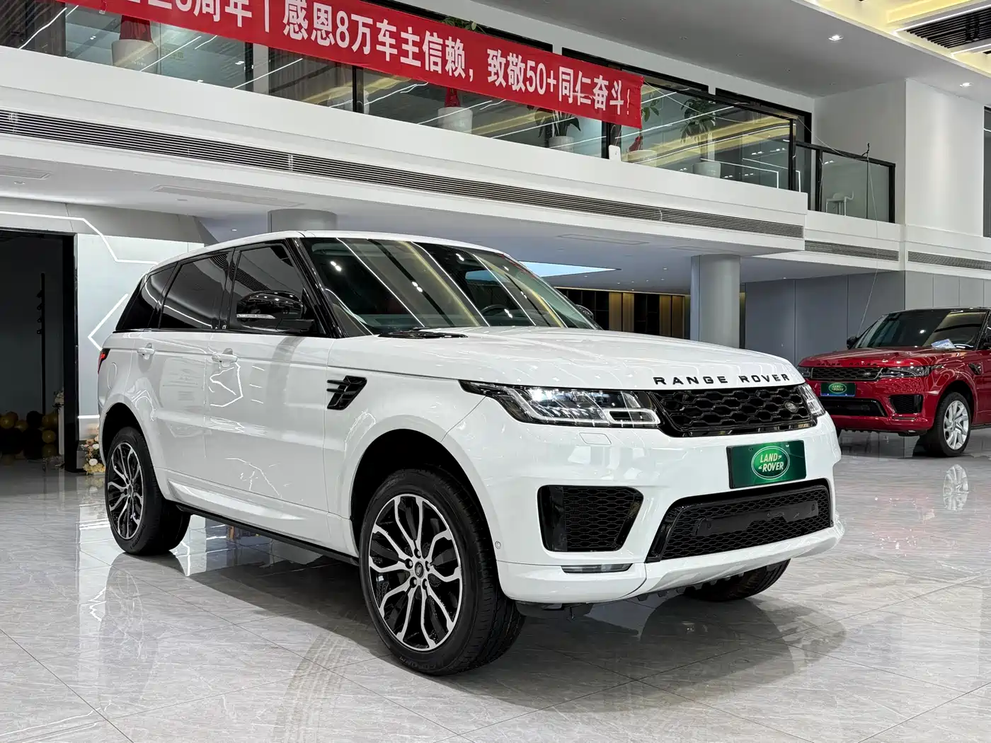 Land Rover Range Rover Sport 2022 3.0 L6 Gloss Black Edition фото 3