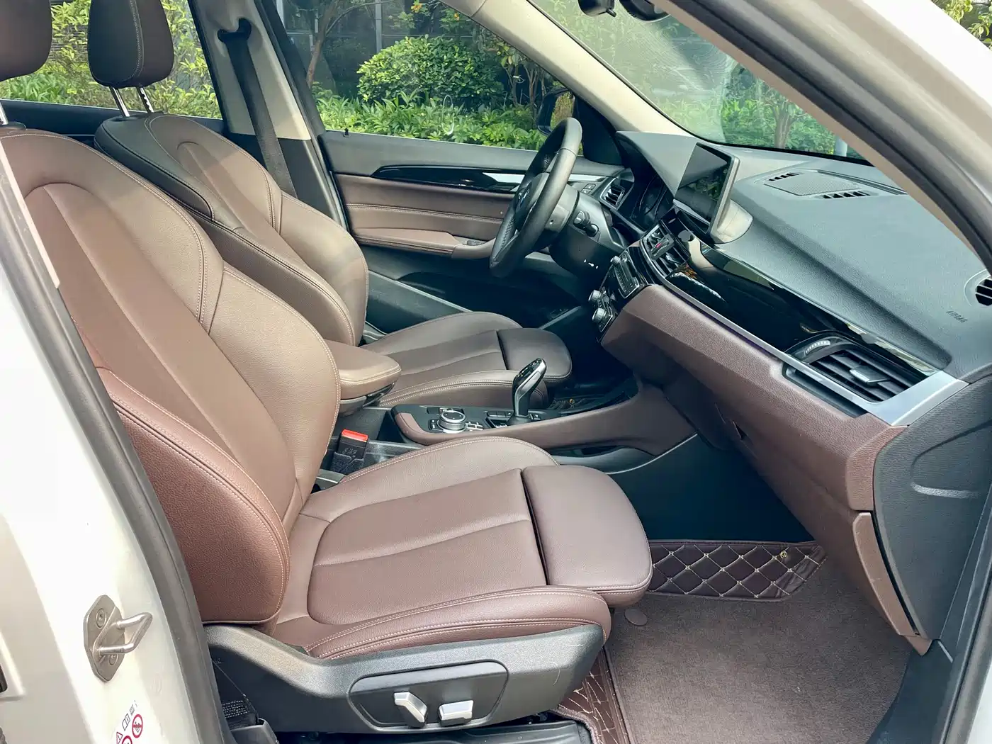 BMW X1 2022 sDrive25Li Leading фото 14