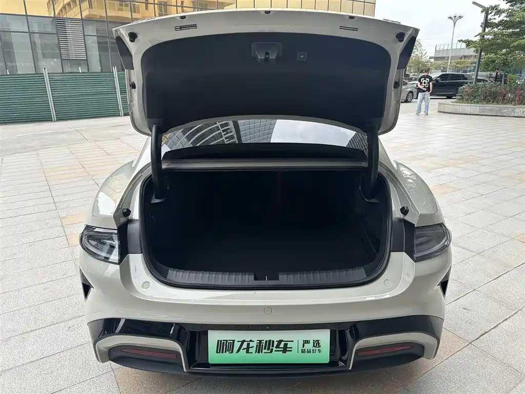 XIAOMI CAR XIAOMI SU7