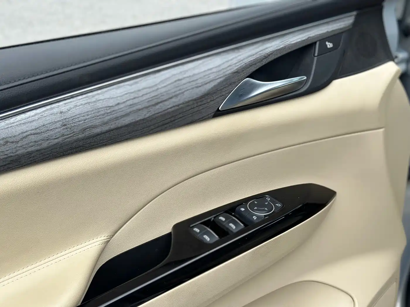 Buick GL8 New Energy 2025 Landlux Smart Edition 7-seater фото 10