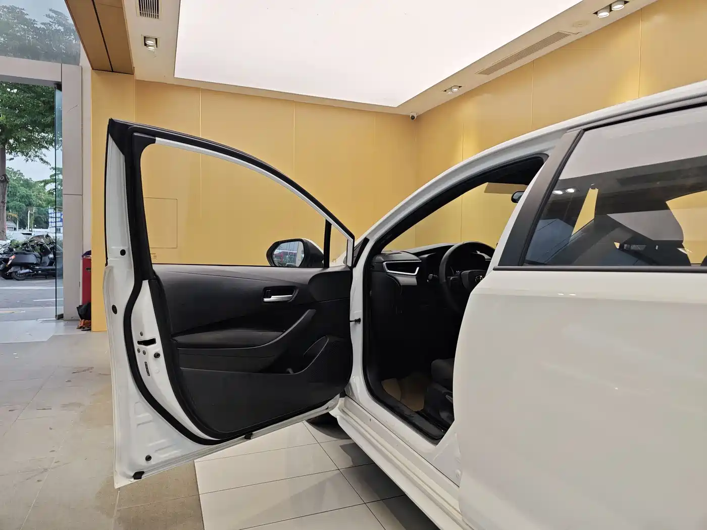 Toyota Levin 2022 TNGA 1.5L CVT Progressive Edition фото 8
