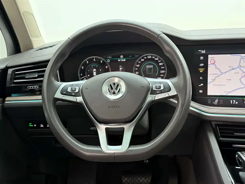 Volkswagen Touareg 2019 3.0TSI Sharp Edge Edition China V фото 26