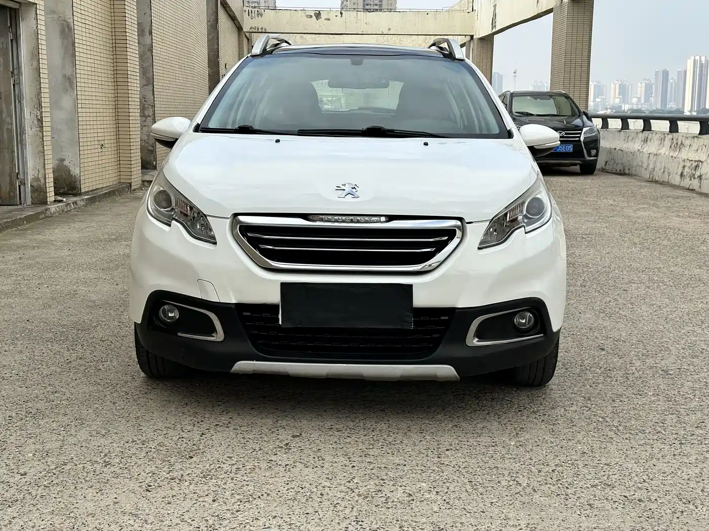 Peugeot 2008 2014 1.6L Automatic Excellence Edition фото 2