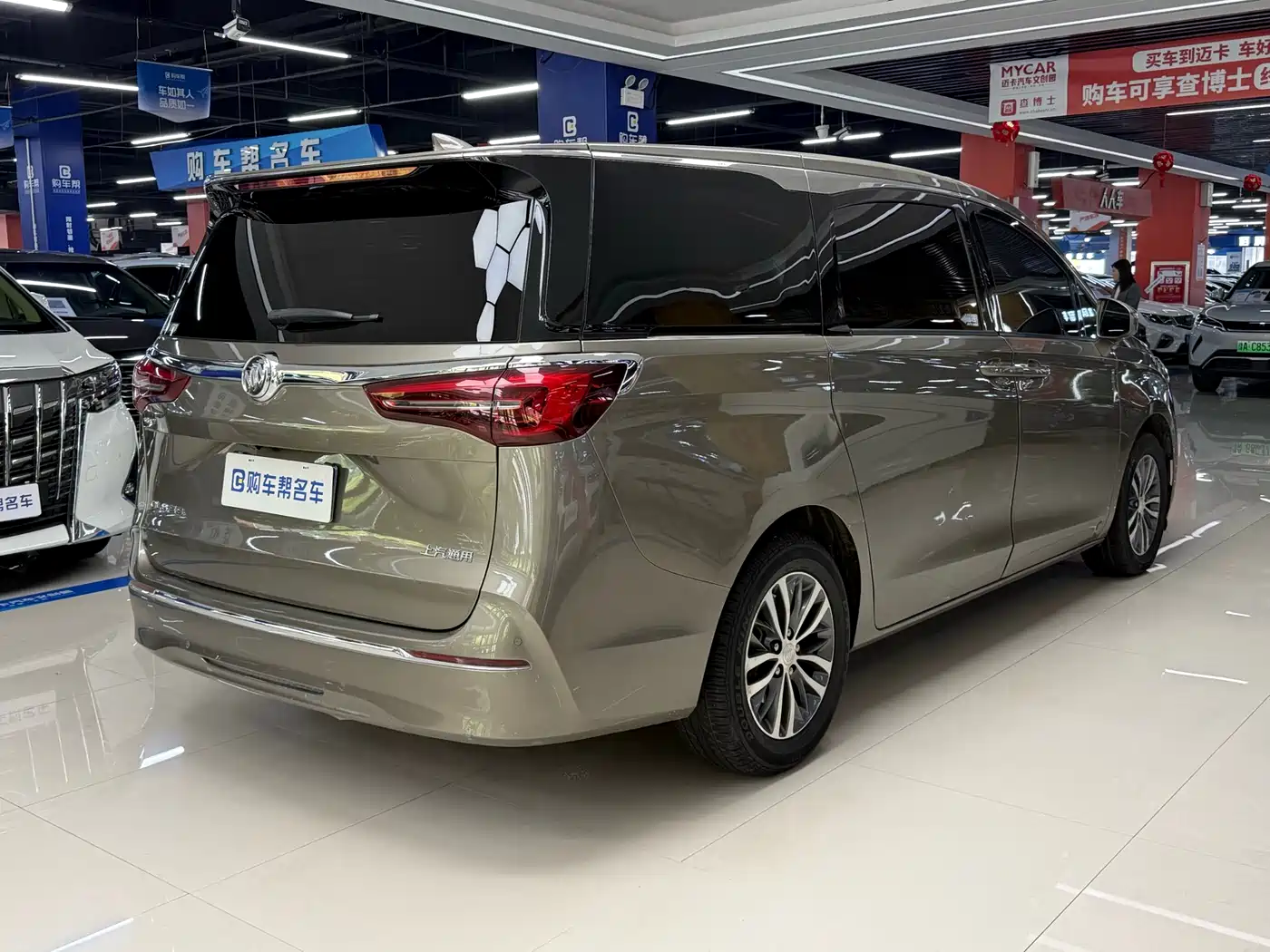 Buick GL8 2021 ES Landlord 653T Comfort фото 14