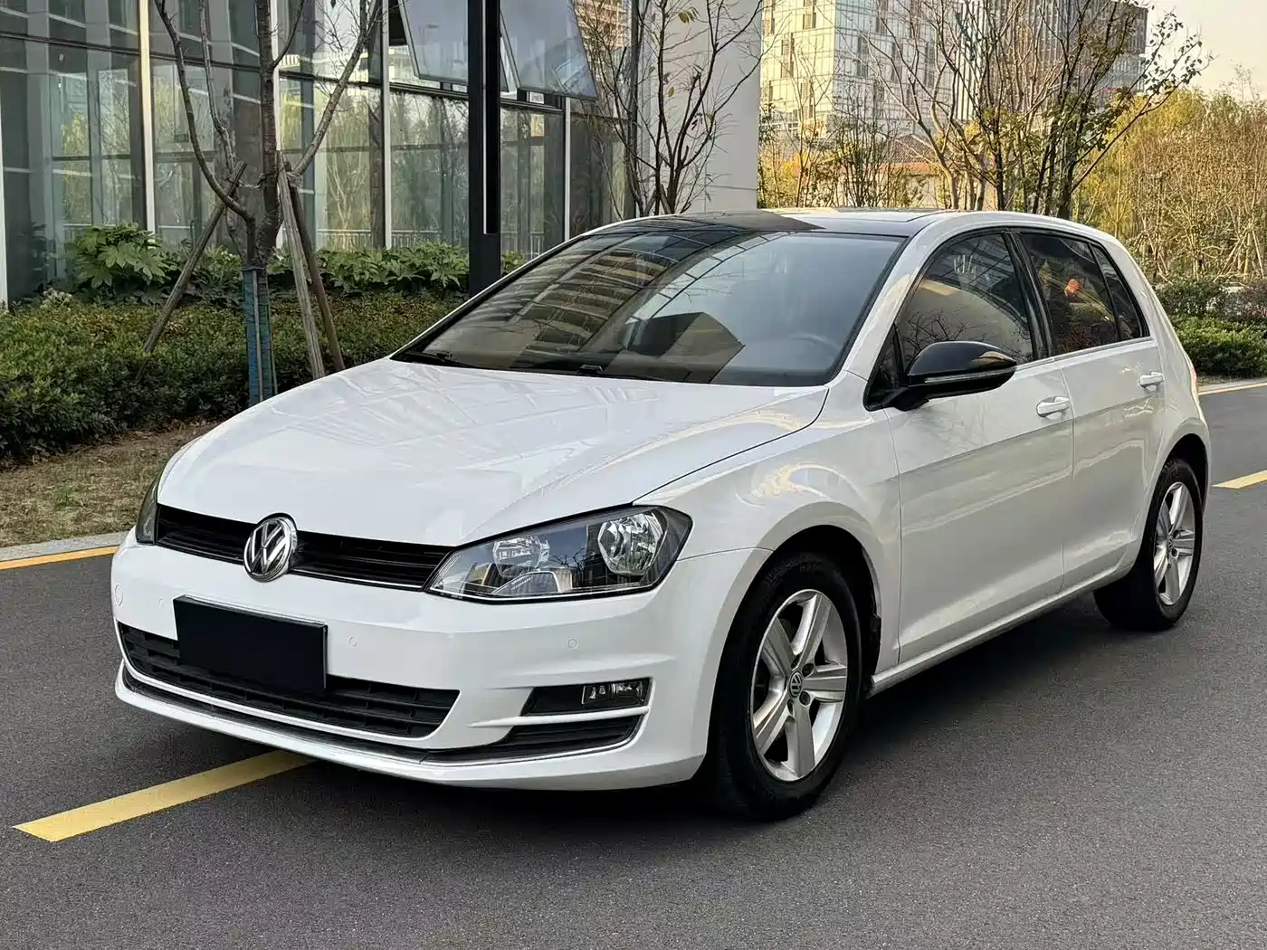 VOLKSWAGEN GOLF