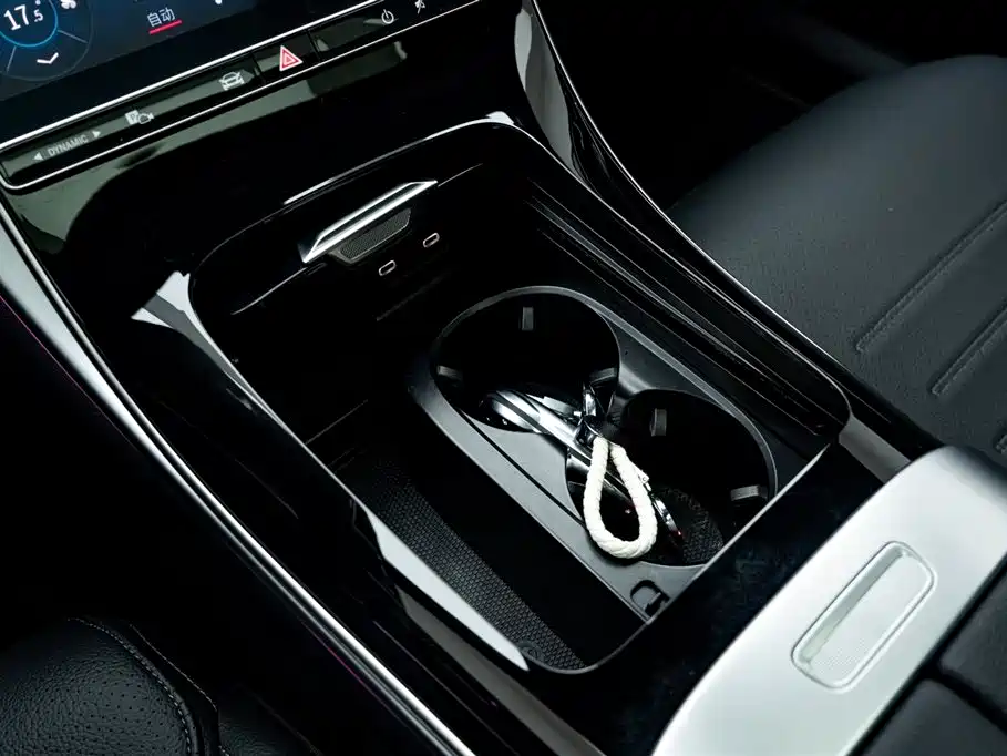 Mercedes-Benz C-Class 2024 Facelift III C 260 L Night Sport Edition фото 17