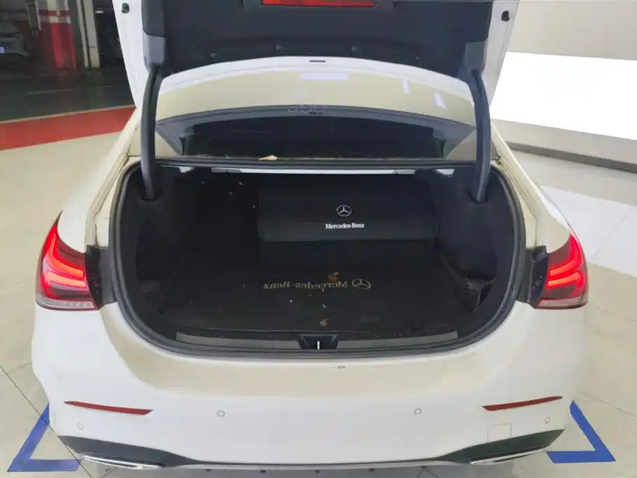 Mercedes-Benz A-Class 2022 Facelift III A 200 L Sport Sedan Fashion фото 4