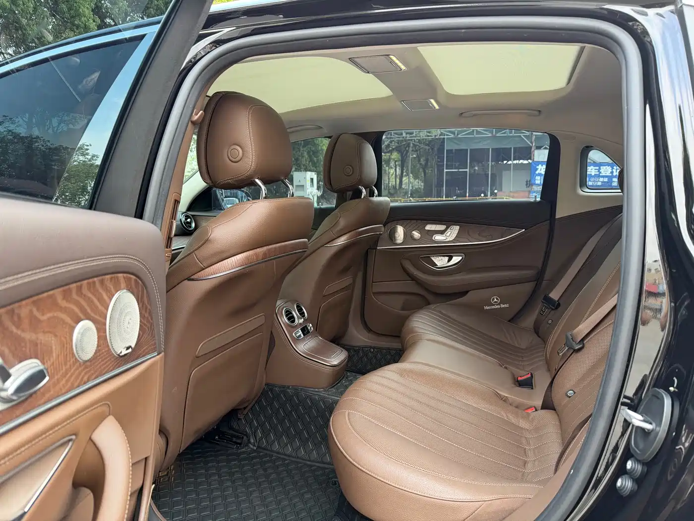 Mercedes-Benz E-Class 2021 E 300 L Premium фото 8