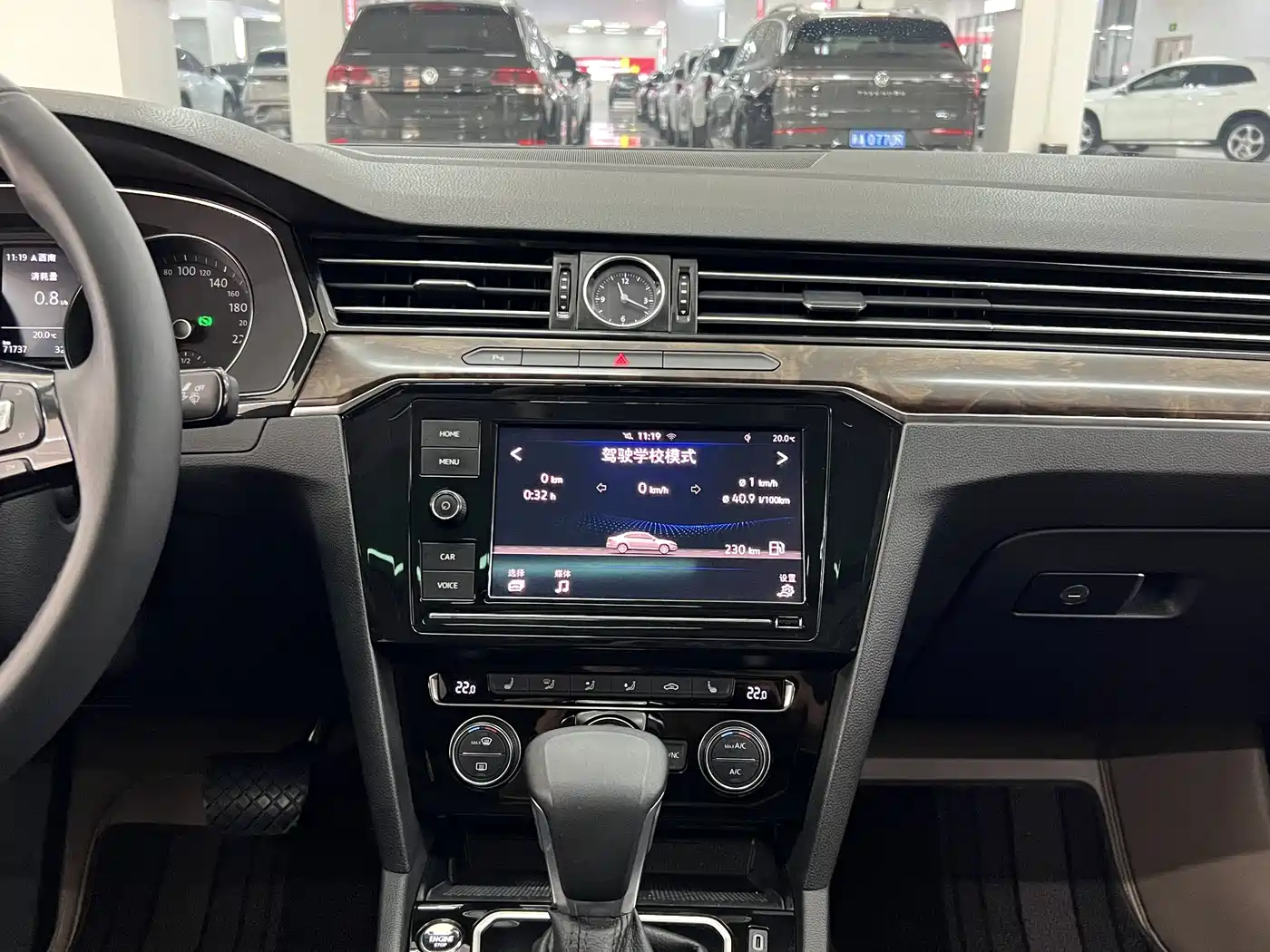 Volkswagen Magotan 2017 330TSI DSG Luxury фото 11
