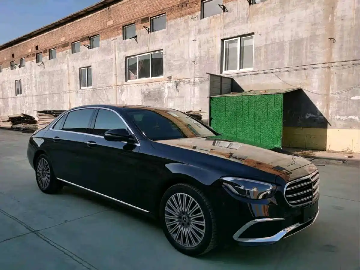 Mercedes-Benz E-Class 2023 E 300 L Fashion фото 3