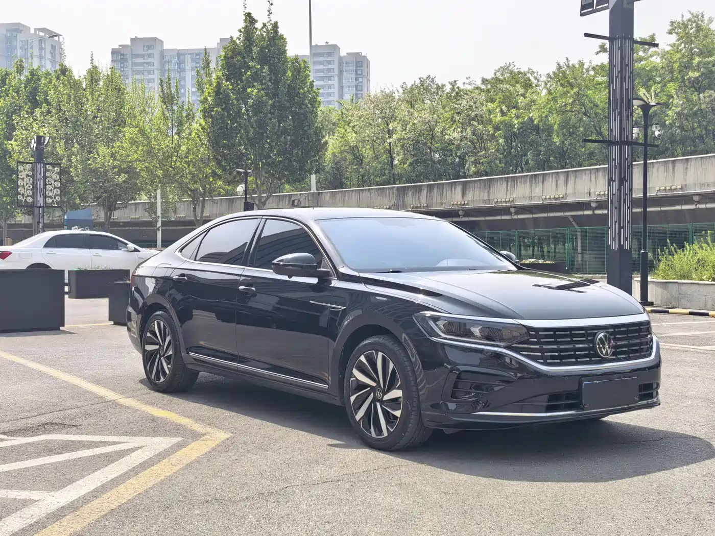 Volkswagen Passat 2023 Facelift 330TSI Elite Edition фото 3