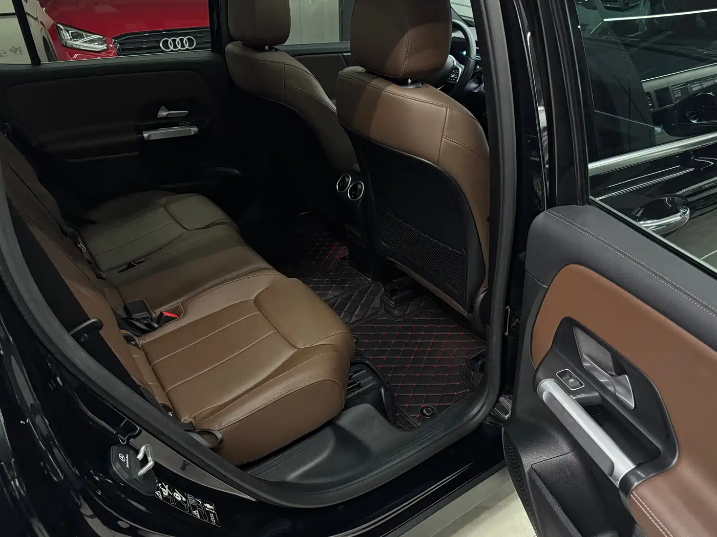 Mercedes-Benz GLB 2023 GLB 220 Dynamic фото 12