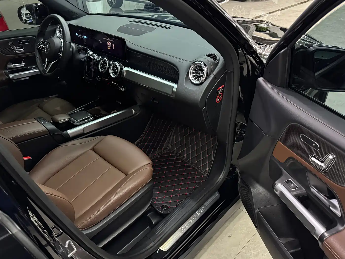 Mercedes-Benz GLB 2023 GLB 220 Dynamic фото 14