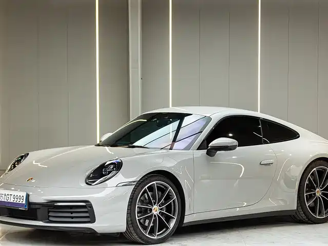 PORSCHE 911
