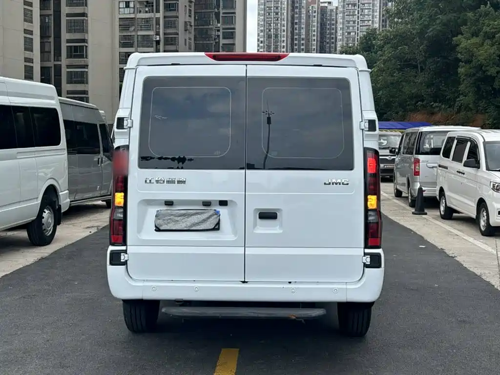 Jiangling JMC Fushun 2025 2025 Model 2.0T 6MT Diesel Short Wheelbase Low Roof Commercial MPV 5/6 Seats with Dual Swing Doors