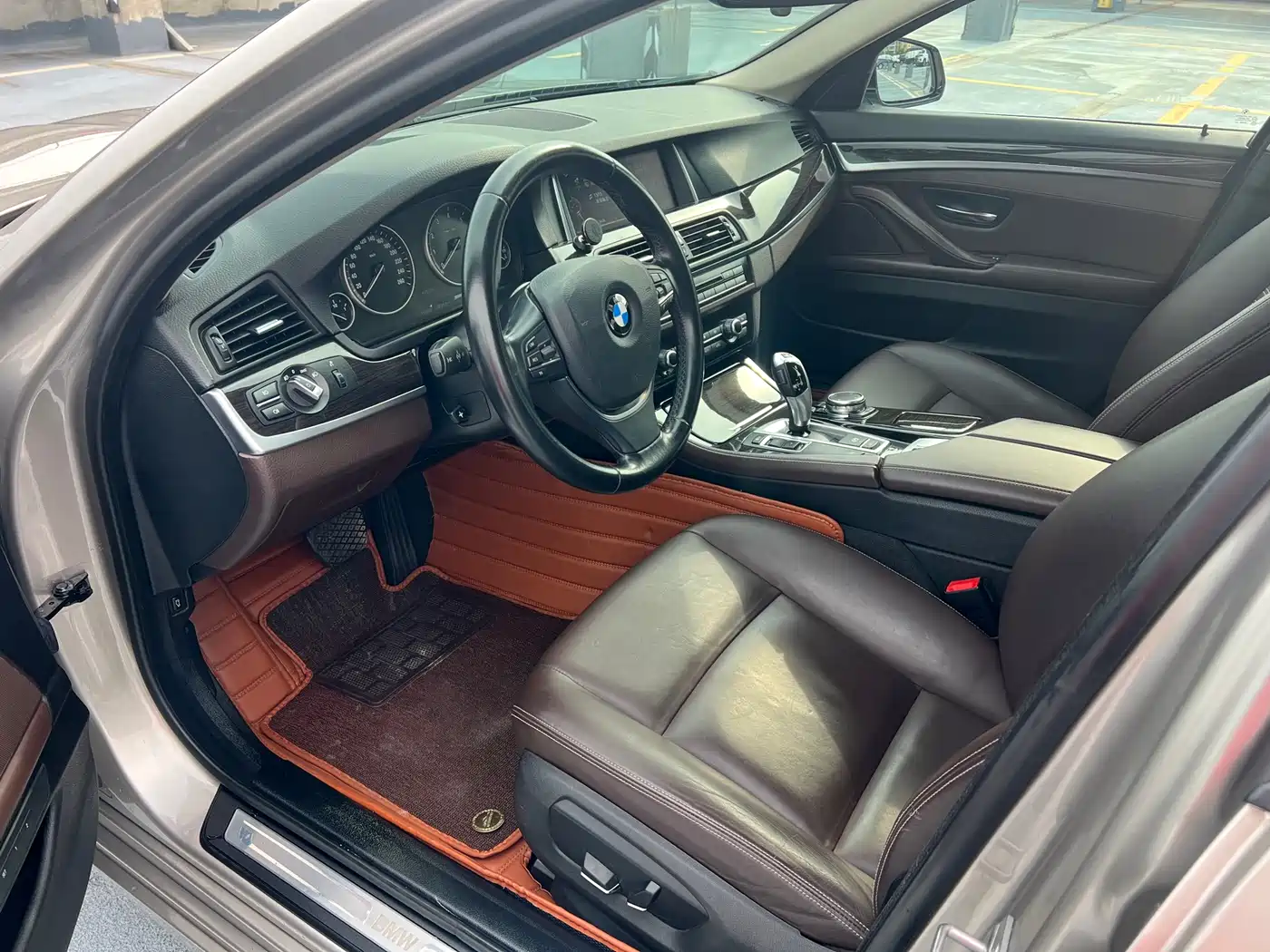 BMW 5 Series 2014 525Li Luxury Design Package фото 9