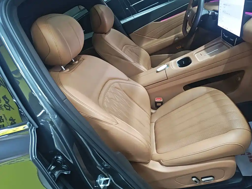 Dongfeng Aeolus L8 2025 2025 Plug-in Hybrid