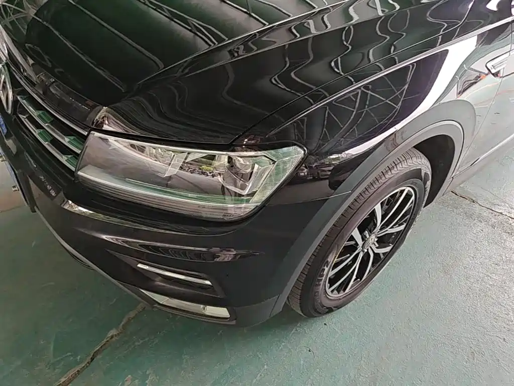 Volkswagen Tiguan L 2018 Facelift 330TSI Automatic 2WD Luxury Edition фото 24