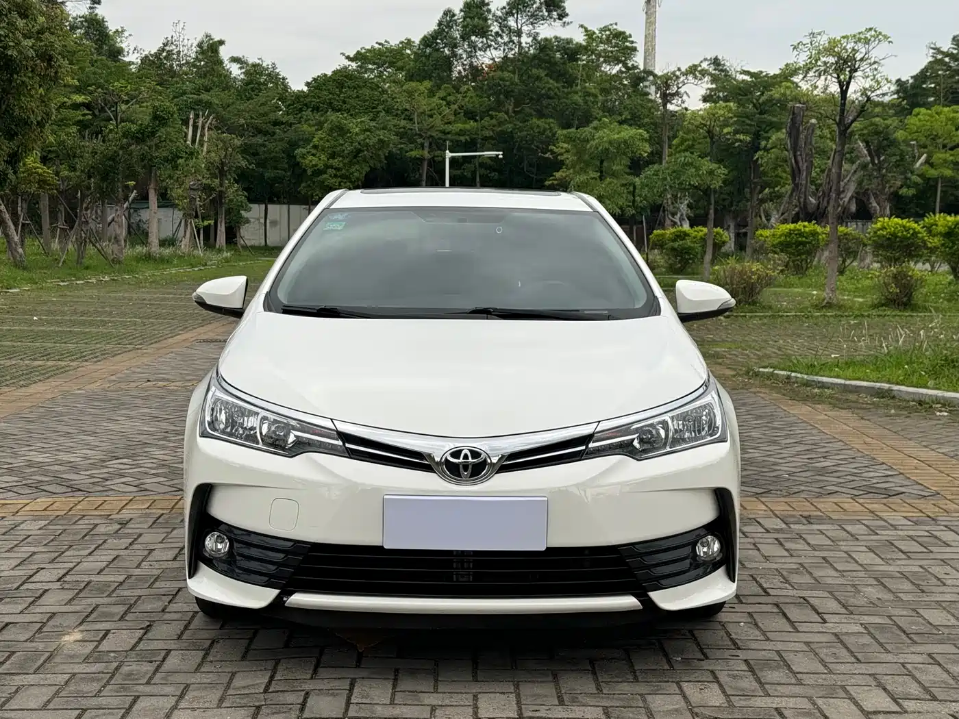 Toyota Corolla 2017 Facelift 1.2T S-CVT GL-i фото 2