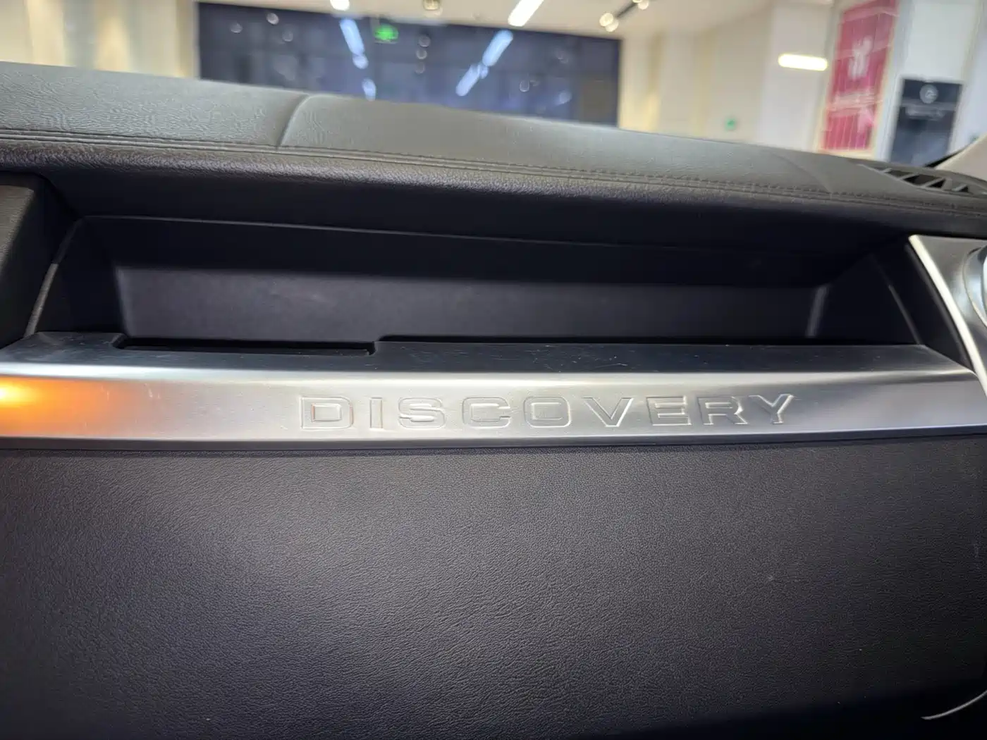 Land Rover Discovery 2016 3.0 SC Gloss Black Collector's Edition HSE фото 21