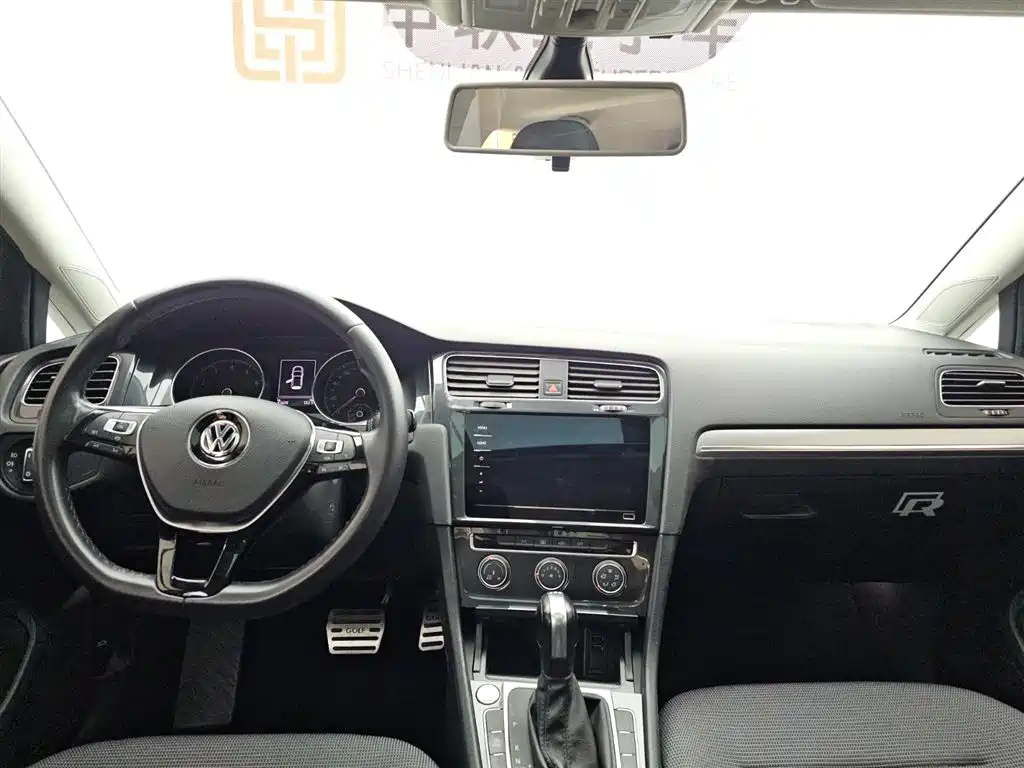 Volkswagen Golf 2020 Beloved Edition 280TSI DSG Comfort фото 13