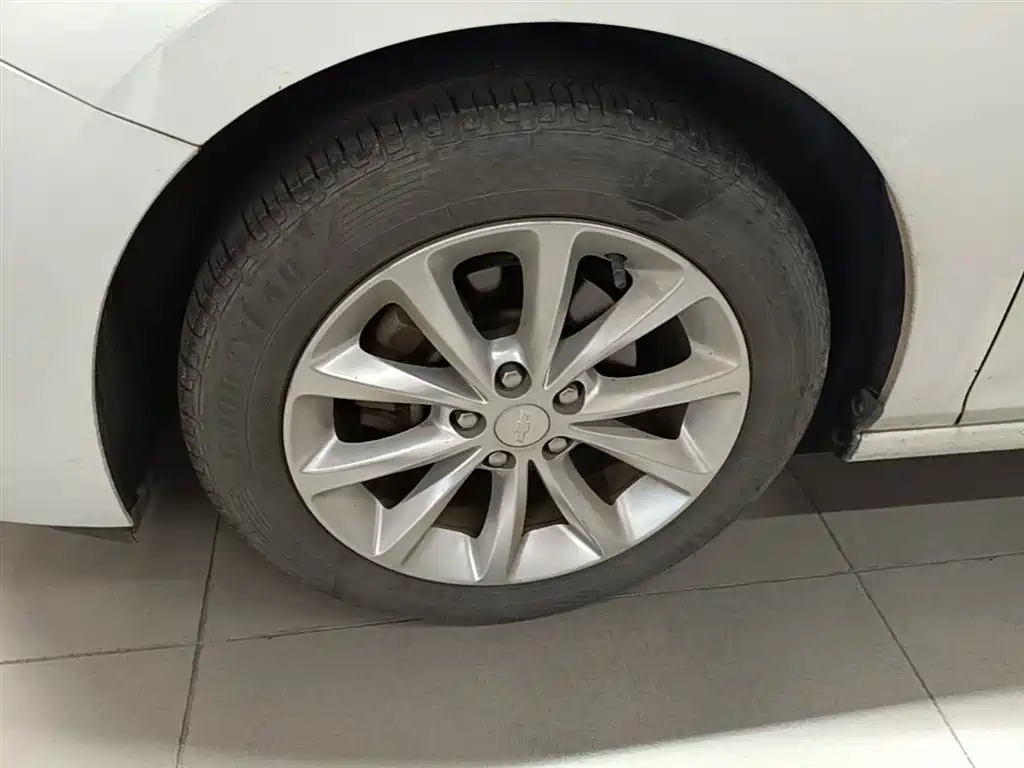 Chevrolet Cruze 2017 1.5L Manual Stylish фото 23