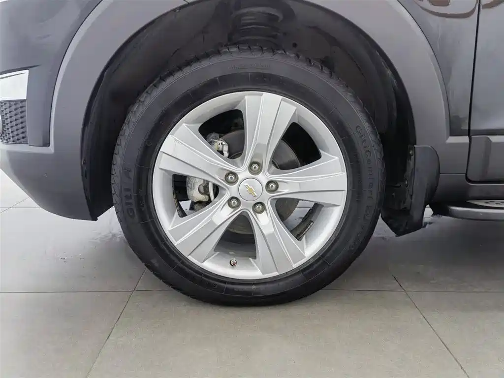 Chevrolet Captiva 2012 2.4L 4WD Flagship Edition 7-Seater фото 17
