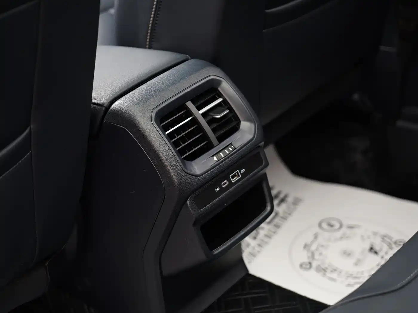 Volkswagen Tharu 2024 300TSI 2WD Full Moon Edition фото 11