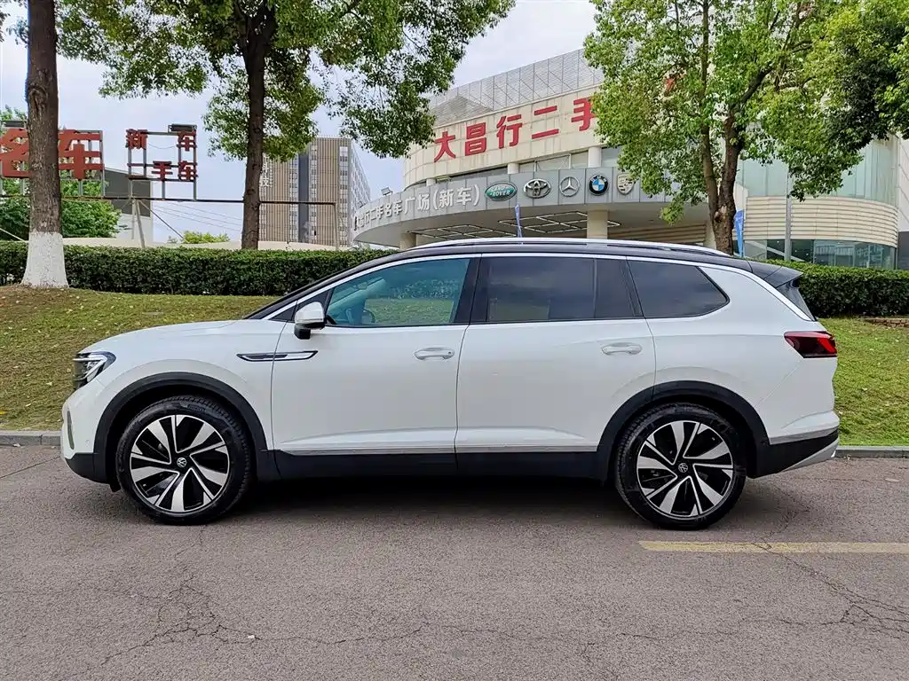 Volkswagen Talagon 2022 380TSI 4WD R-Line Explorer Edition 7-Seater фото 3