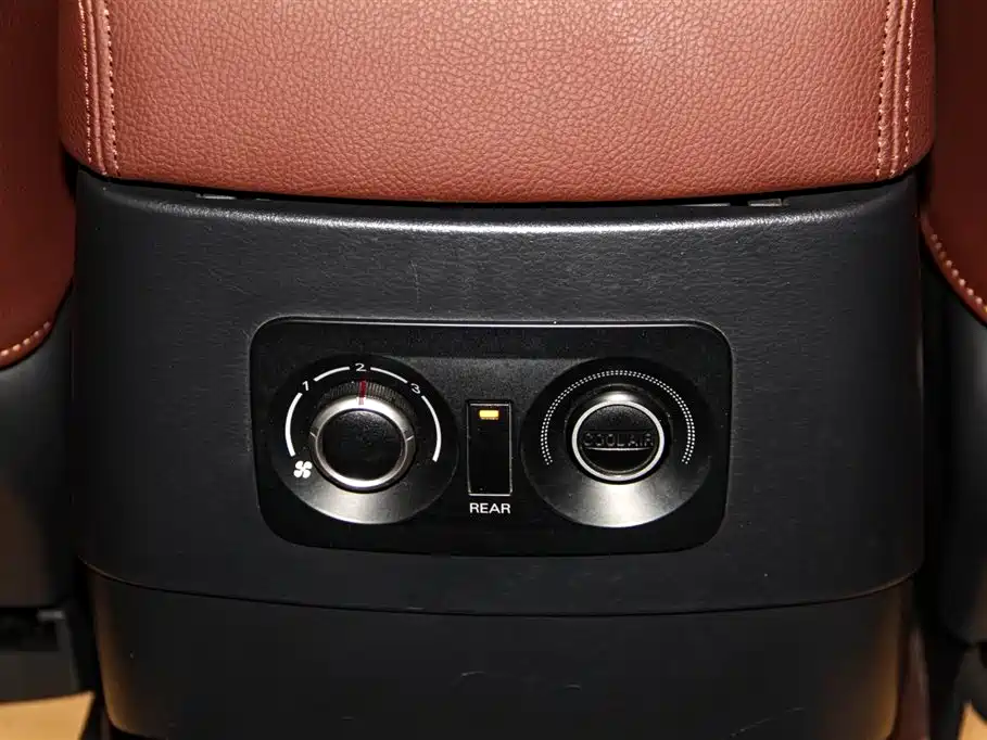 Mitsubishi Pajero (Import) 2020 3.0L Automatic Standard Edition фото 22