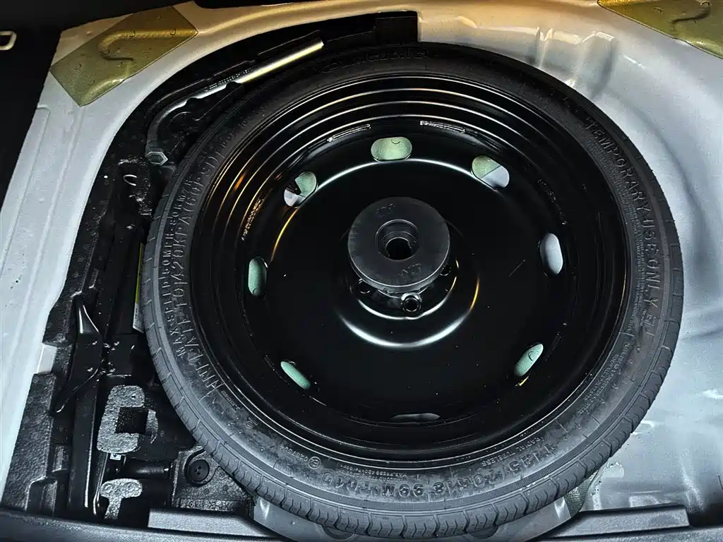 Škoda Karoq 2023 TSI280 Premium Edition фото 10