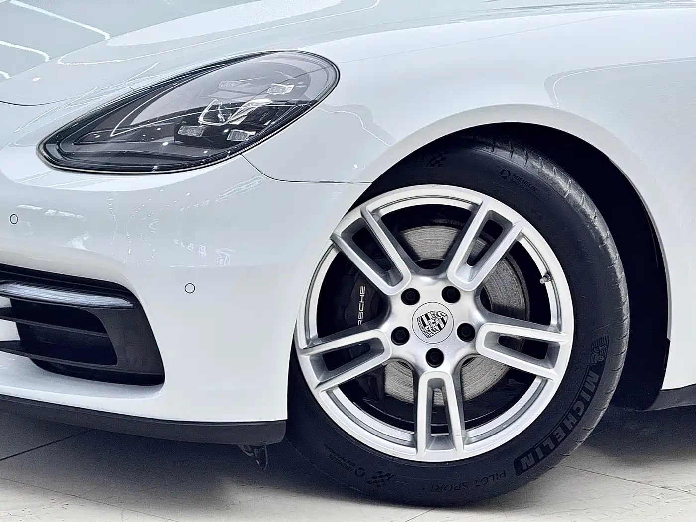 Porsche Panamera 2017 Panamera 3.0T фото 9