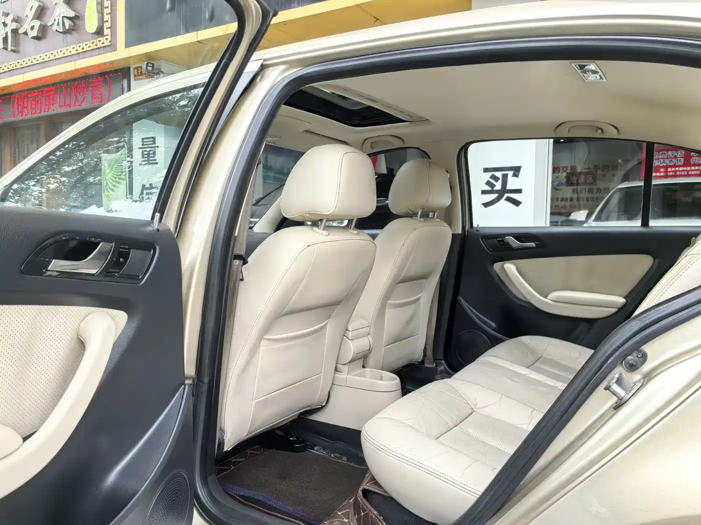 Volkswagen Lavida 2011 1.4TSI DSG Pinya Edition фото 11