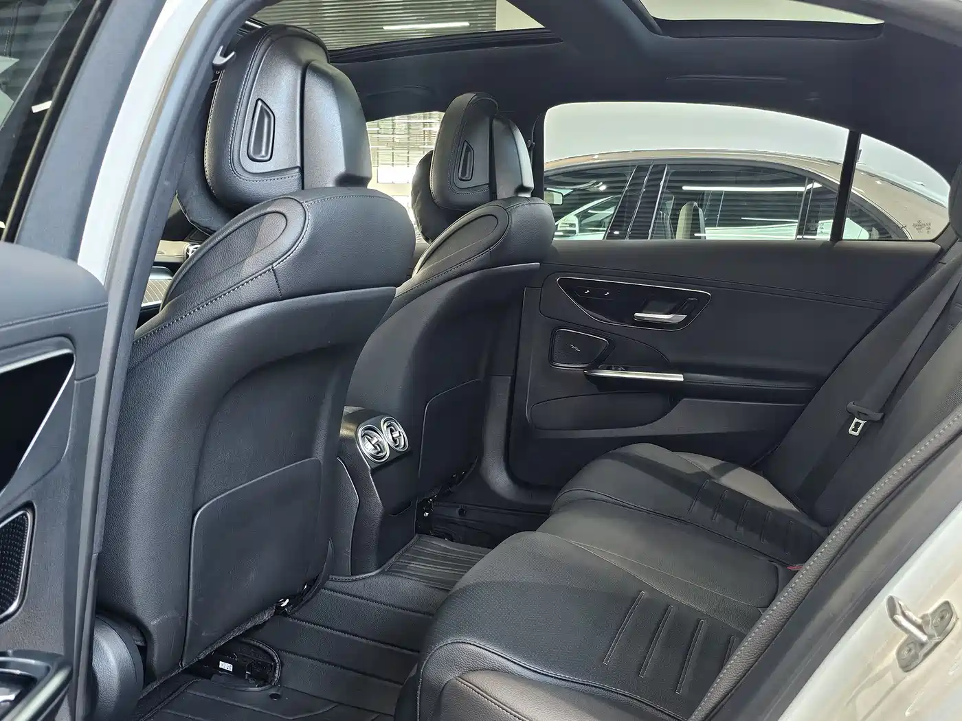 Mercedes-Benz C-Class 2025 C 260 L Sport Edition фото 11