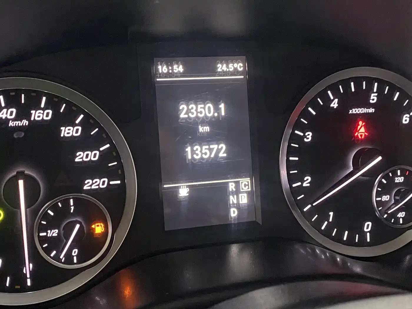 Mercedes-Benz Vito 2023 2.0T Elite 9-Seater фото 5