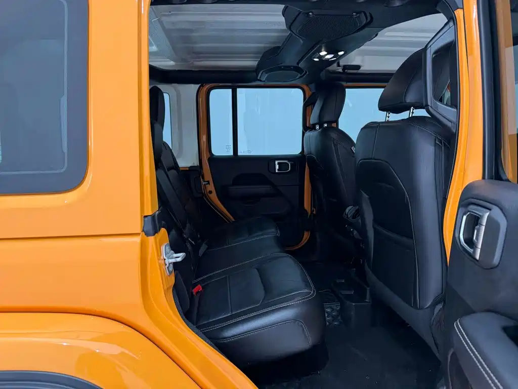 Фото 20 - Jeep Wrangler