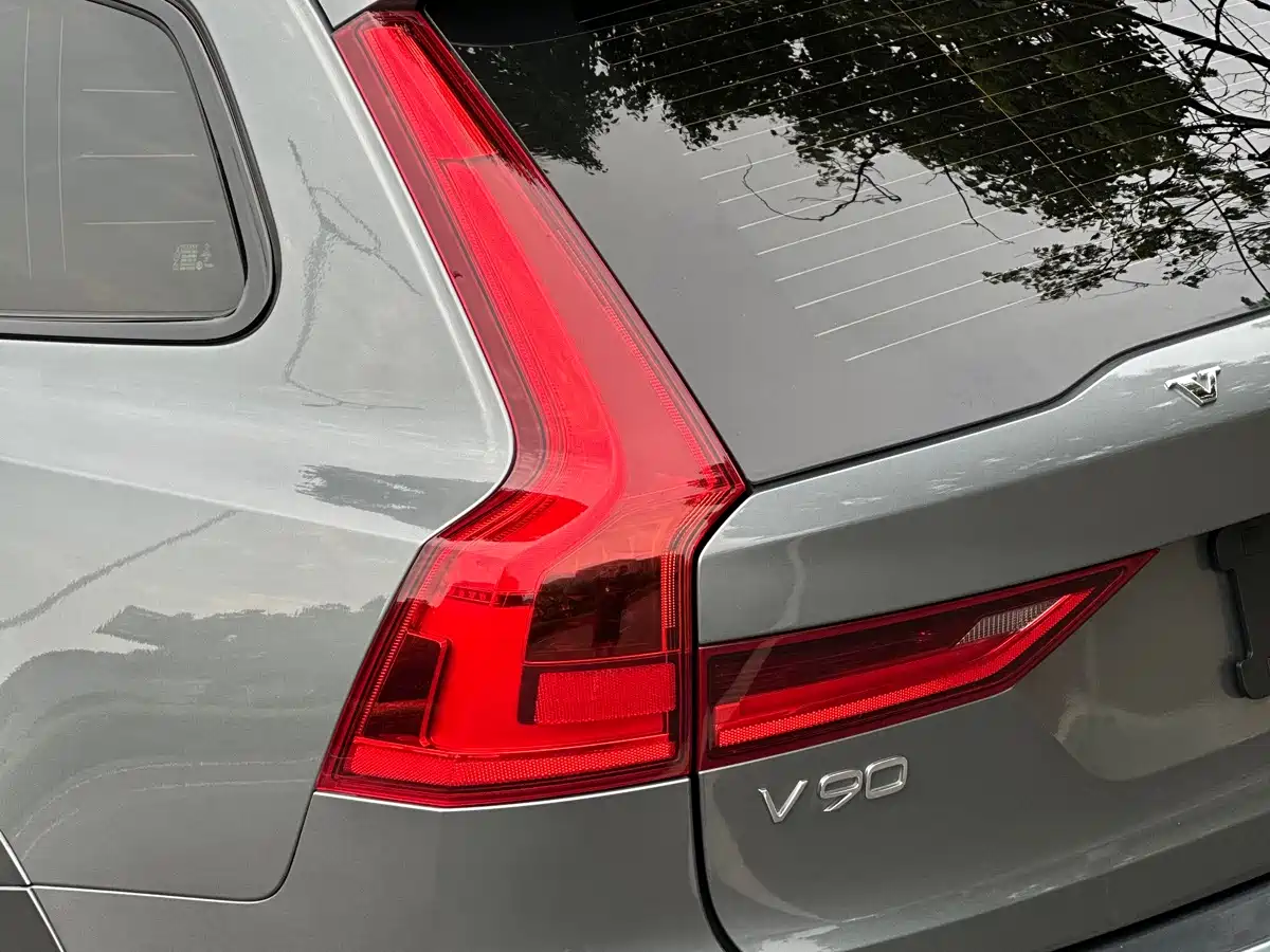 Фото 6 - Volvo V90