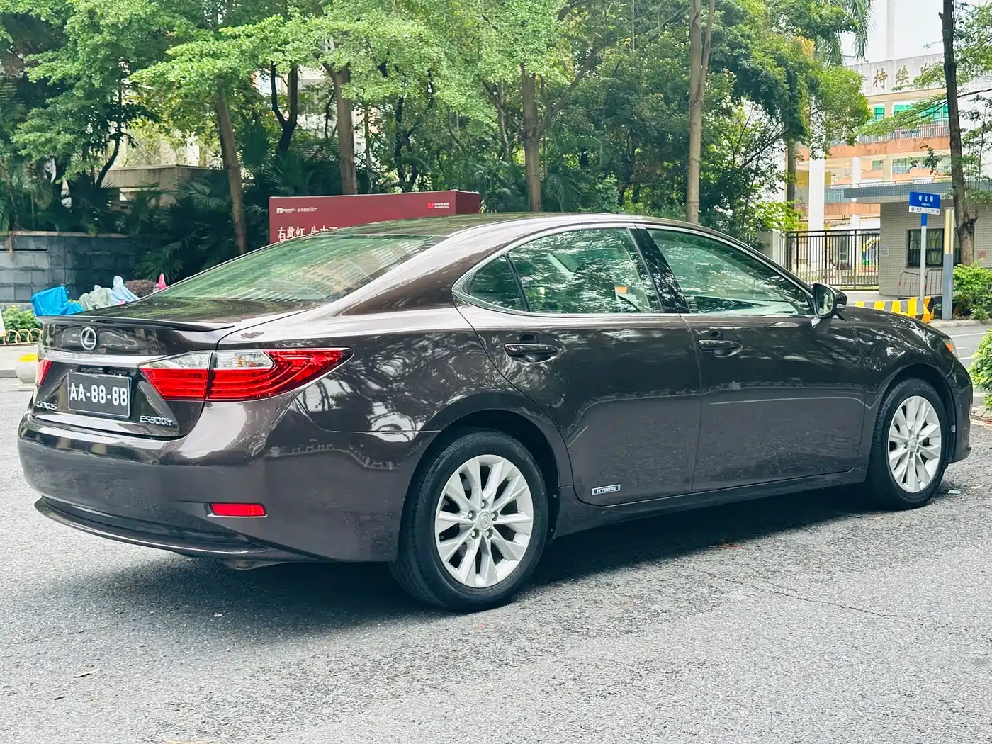 Lexus ES 2014 300h Elite Edition фото 8