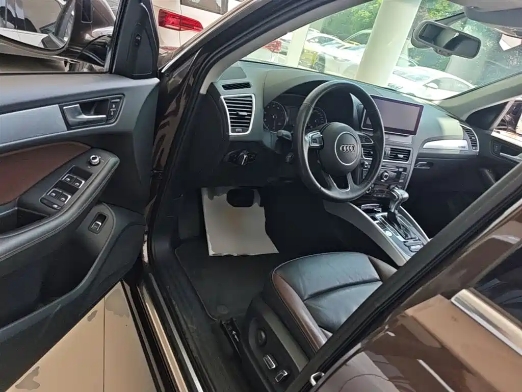 Audi Q5 2017 Plus 40 TFSI Technology фото 16