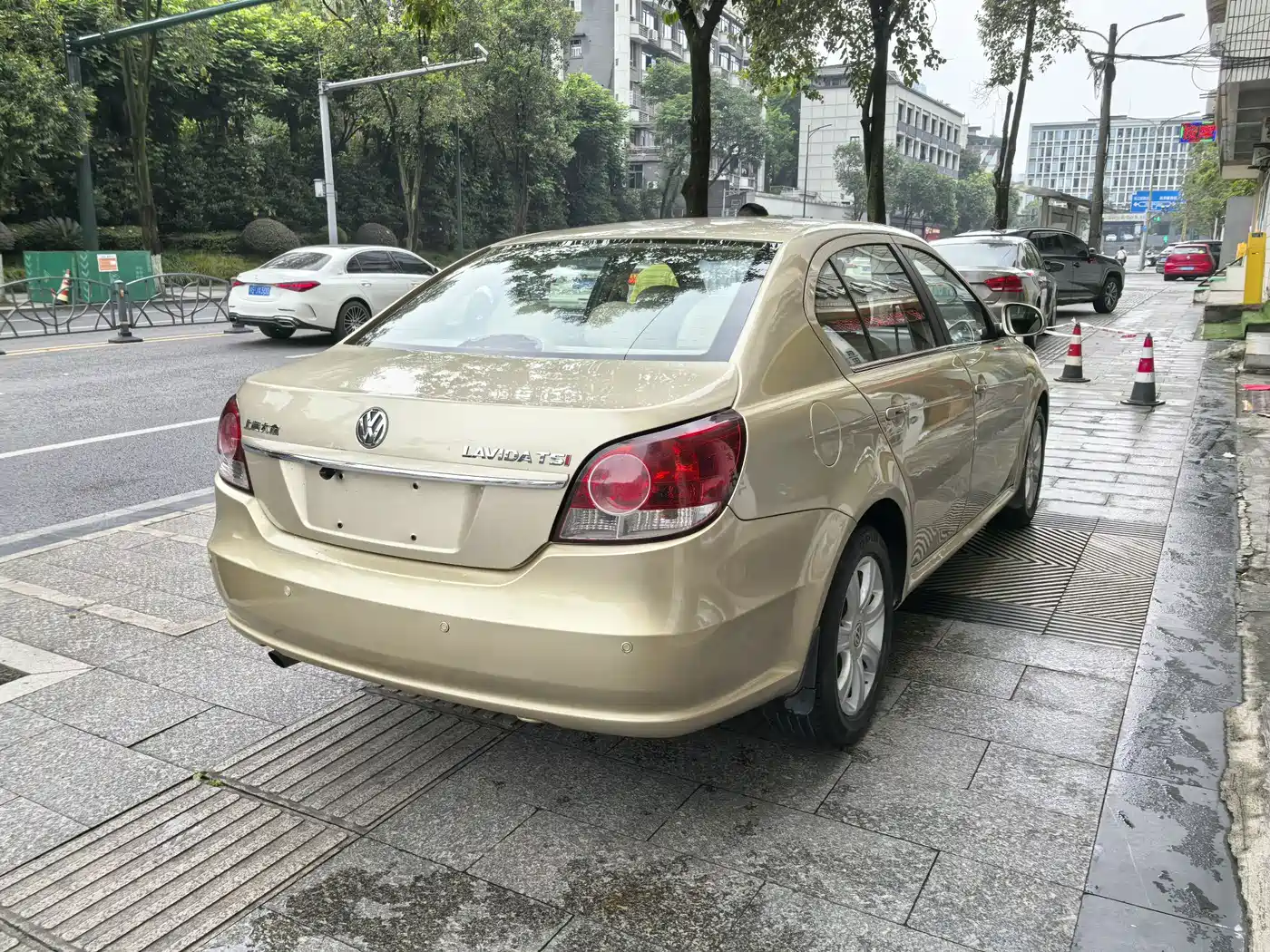Volkswagen Lavida 2011 1.4TSI DSG Pinya Edition фото 7