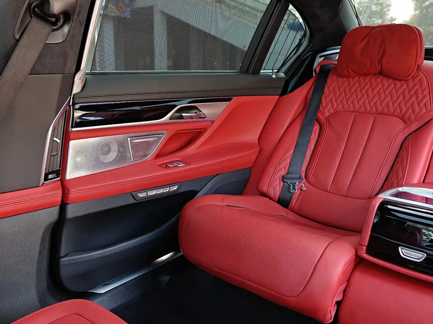 BMW 7 Series 2018 740Li xDrive Premium Type M Sport Package фото 14