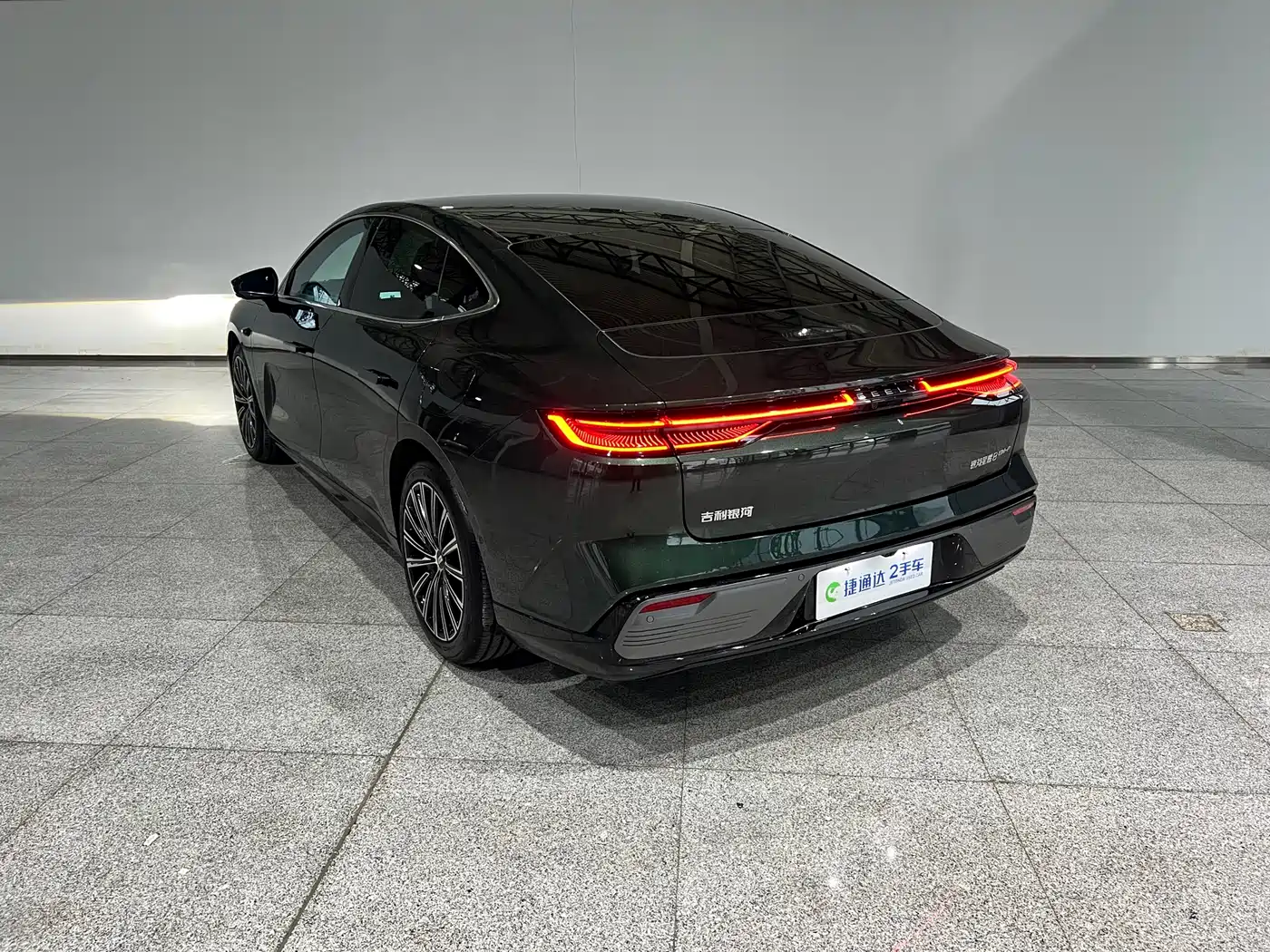 Geely Galaxy Galaxy Xingyao 8 2025 130km EM-P Starship Edition фото 7