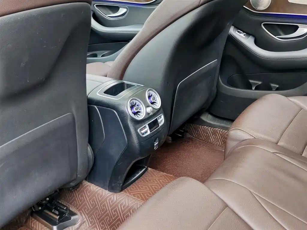 Mercedes-Benz GLC 2020 Facelift GLC 300 L 4MATIC Dynamic фото 9