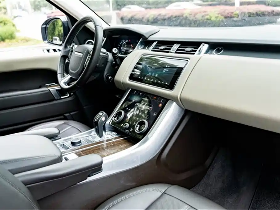 Land Rover Range Rover Sport PHEV 2018 Model P400e фото 17
