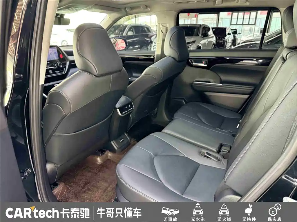 Toyota Highlander 2023 2.5L Smart Hybrid Dual Engine AWD Premium 7-Seater фото 25