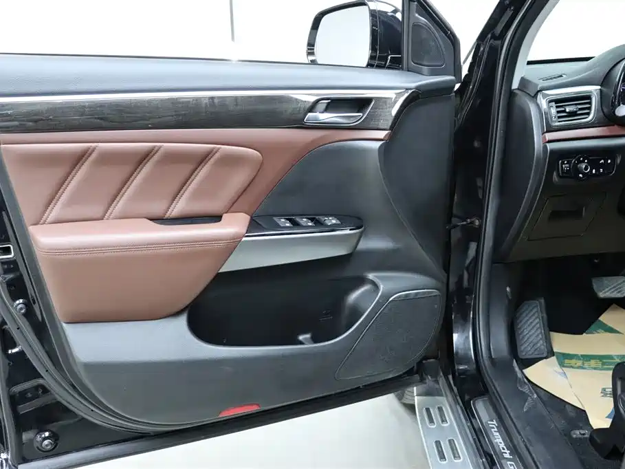 GAC Trumpchi Trumpchi GS8 2017 320T 2WD Luxury Edition (7-Seater) фото 11